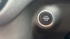 Volvo XC40 2.0 B4P Ultra Dark 5dr Auto Petrol Estate